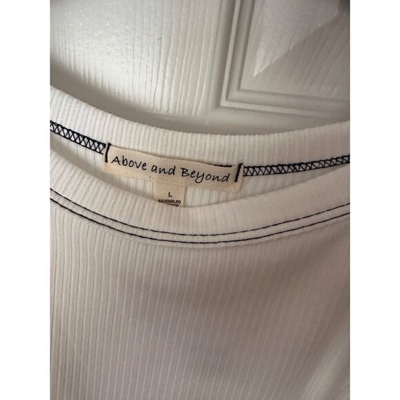 Above and Beyond Red White and Blue Tank Size L - Picture 2 of 3